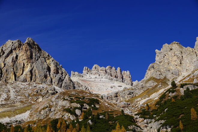 Imposante Bergspitzen in den Dolomiten