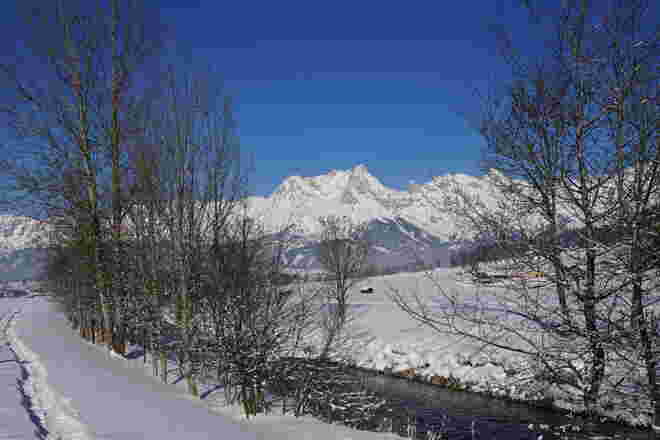 An der Saalach mit Blick zum Steinernen Meer
