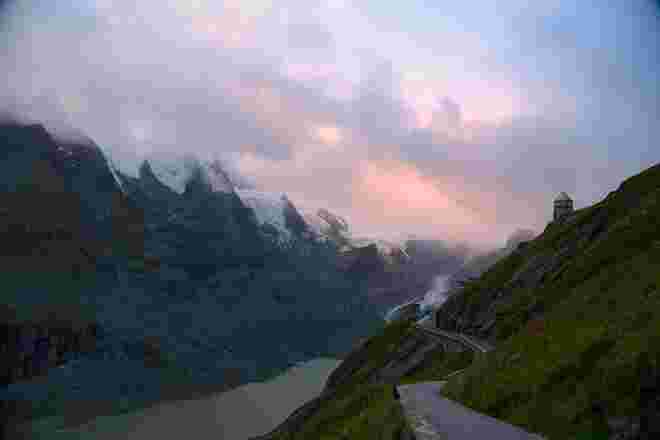 Der Großglockner versteckt sich hinter den Wolken