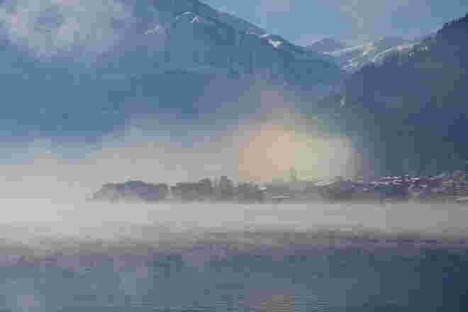 Ein Halo hat sich über Zell am  See gebildet