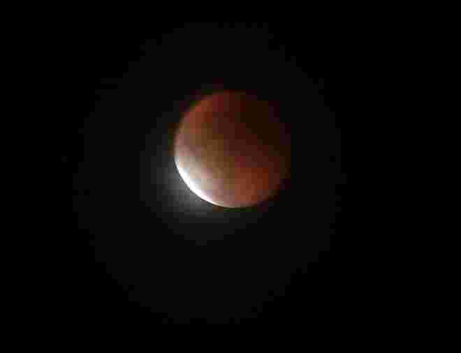 Der Mond in Rot
