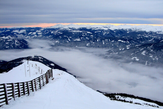 Ein Lichtstreif am Horizont