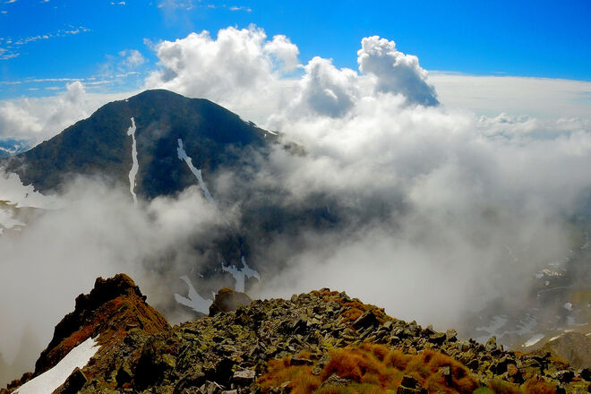 Wolken und Nebel umspielen der Preber