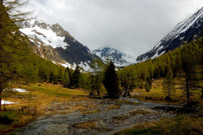 Im Talschluss haust noch der Winter