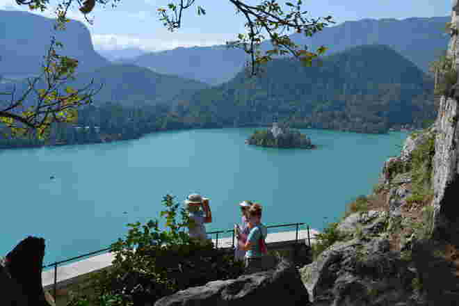 Blick auf den Bleder See von der Burg