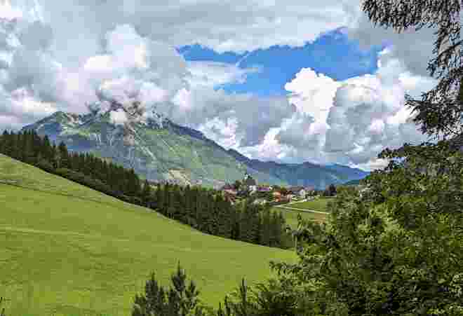 . . . Wolkenspiel am Vormittag . . . 