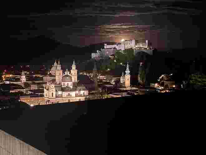 Festung Hohen Salzburg bei Vollmond