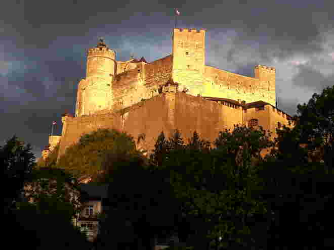 Goldene Festung nach Abendgewitter