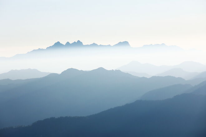 Dachstein mit Morgennebel