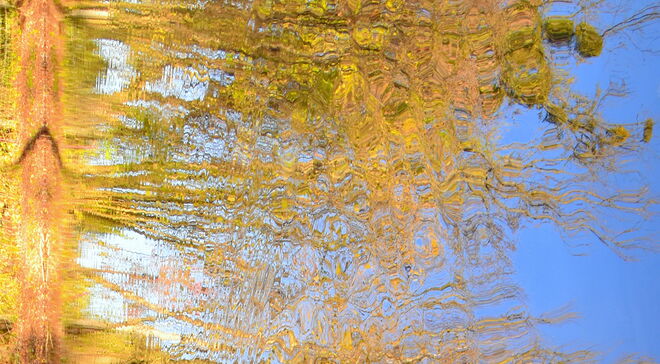 " MODERNE SPIEGELUNG "