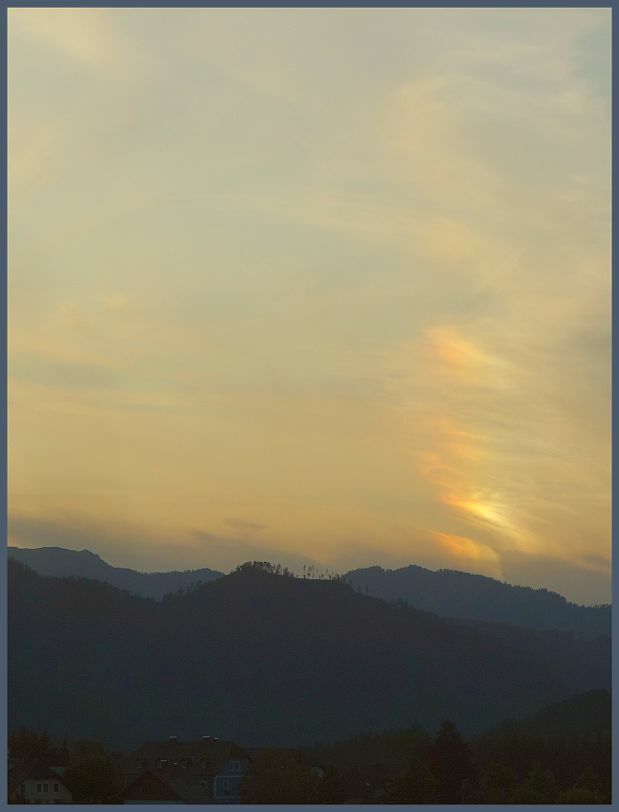 Perlmutterschimmern am Abendhimmel