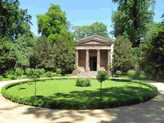 Mausoleum im ....