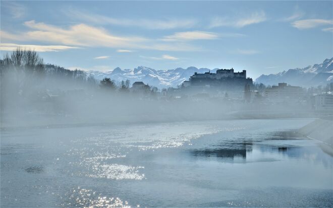 Die Stadt im Morgennebel