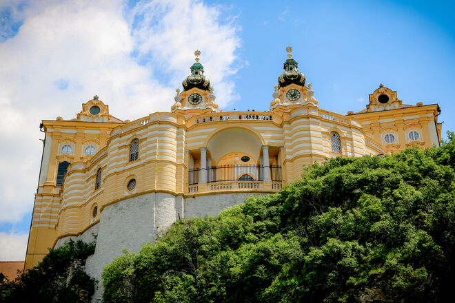 Stift Melk ist eines der schönsten und größten einheitlichen Barockensembles Europas....