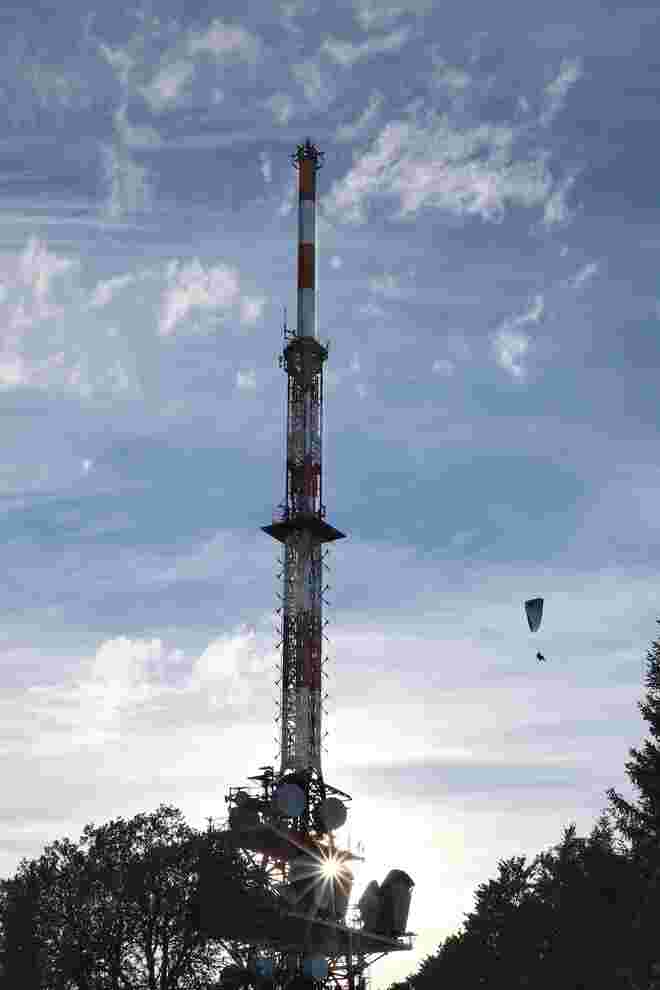 Paragleiter am Gaisberg