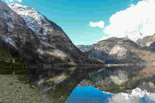 Wunderbare Spiegelung am Hallstätter See