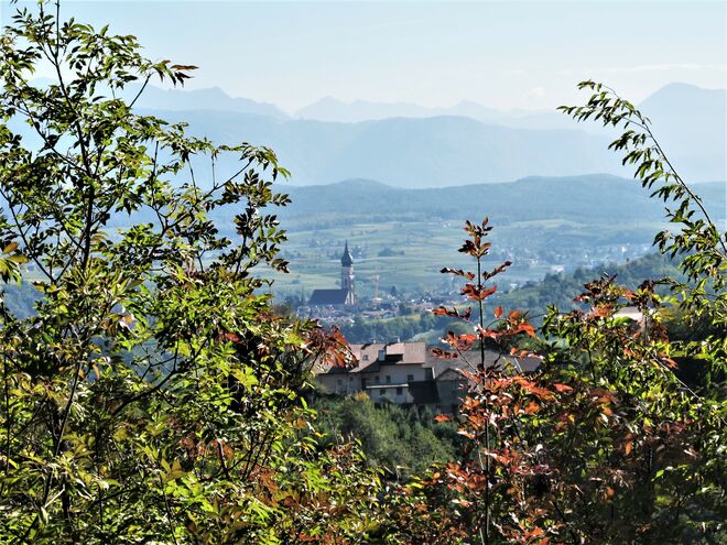 Mittagsdunst vor den Dlomiten