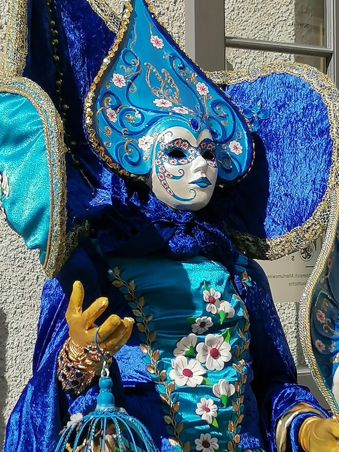 Die Mozart Stadt bittet zum Maskenball 