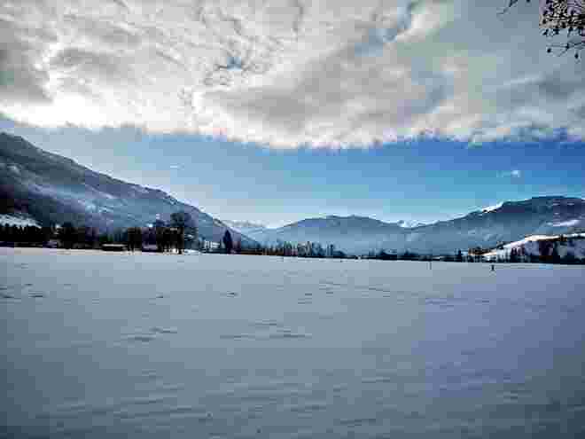 FÖHNWOLKEN hängen über das Saalachtal