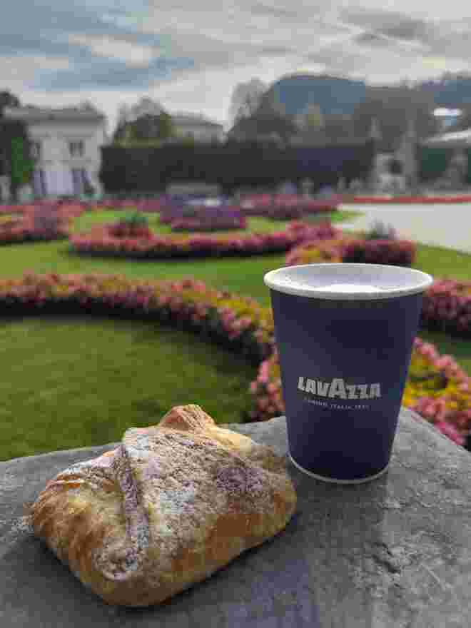 Frühstück im Mirabellgarten