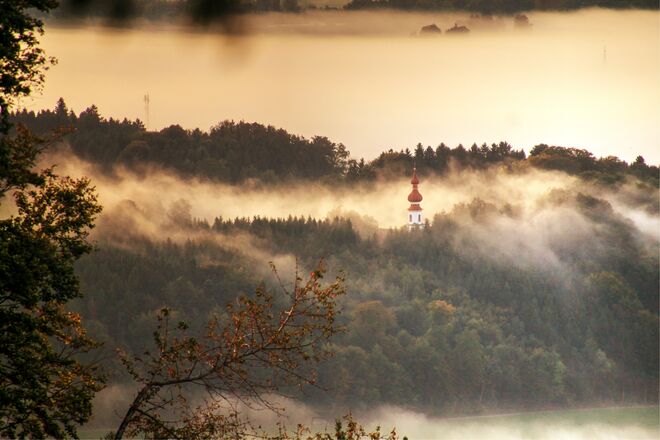 Die Filialkirche St. Johann am Berg in Köstendorf heute früh 