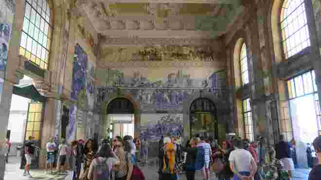 geschmückt mit wunderbaren Azulejos