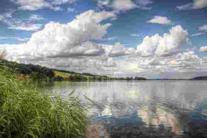 Wolkenspiegelung am Wallersee 