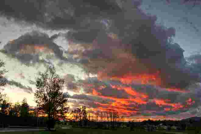 Eindrucksvoller Sonnenuntergang heute bei uns in Eugendorf