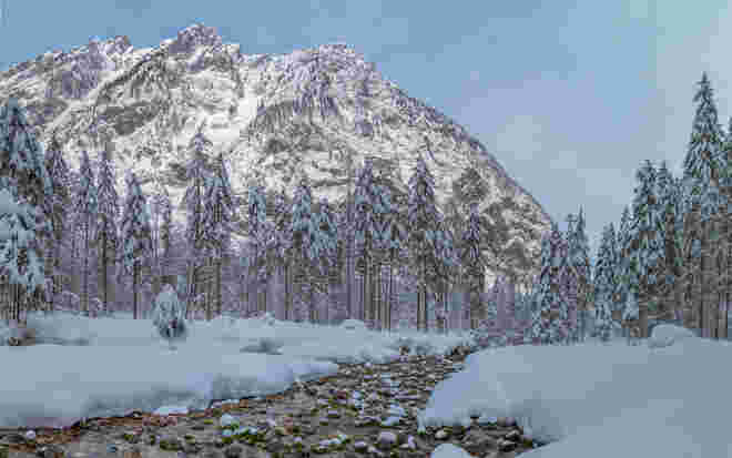 Am Bach entlang