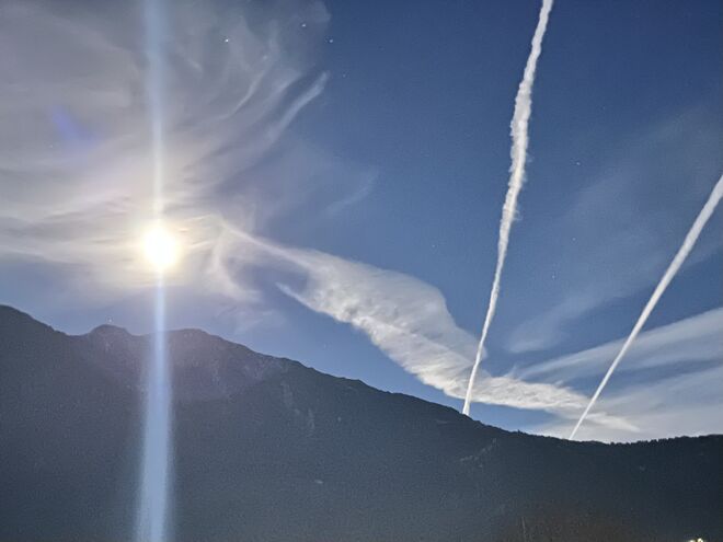 Supermond auf der Flugroute in den Süden
