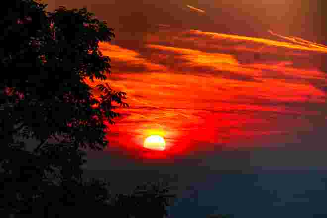 Der heutige Sonnenuntergang - fotografiert vom Haunsberg aus  in Richtung Oberndorf