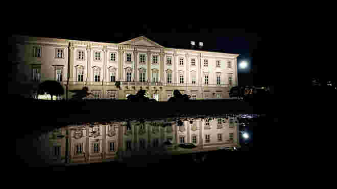 Schloss Mirabell mit Vollmond