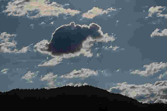 Was macht den dieser Wolkenhund da   ;  )