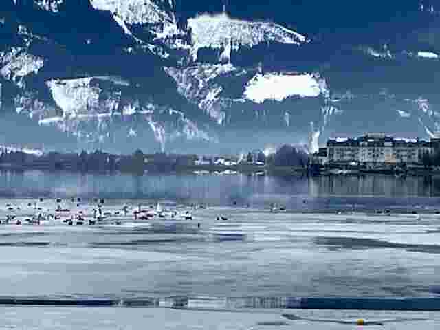 Impression in blau-weiß