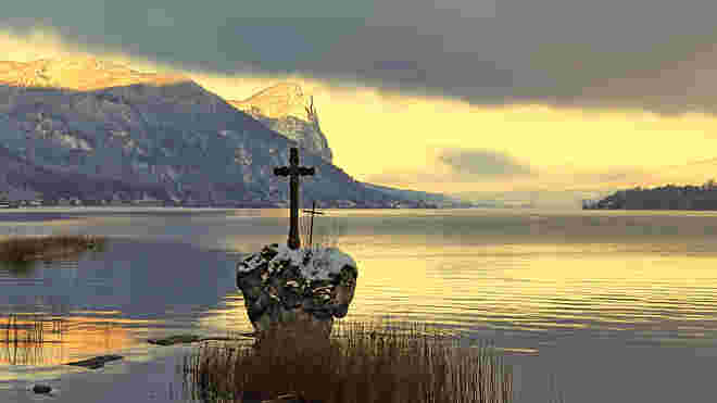 Kreuzstein am Mondsee