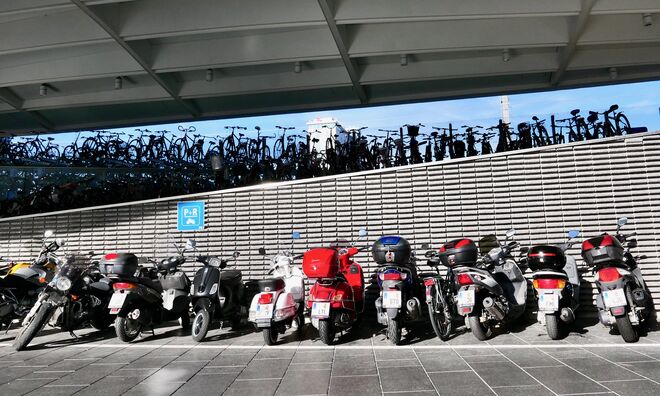 In Reih' und Glied...