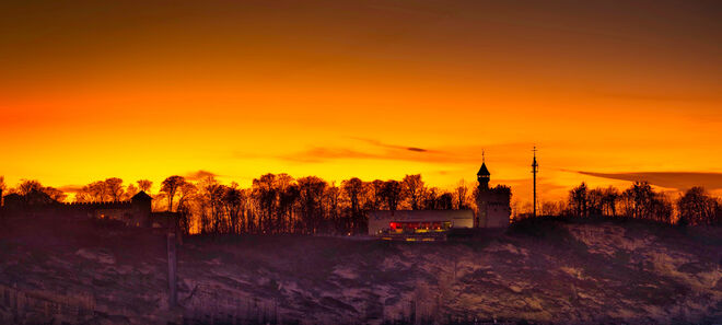 Es wird scho glei dumpa.  Am Mönchsberg.