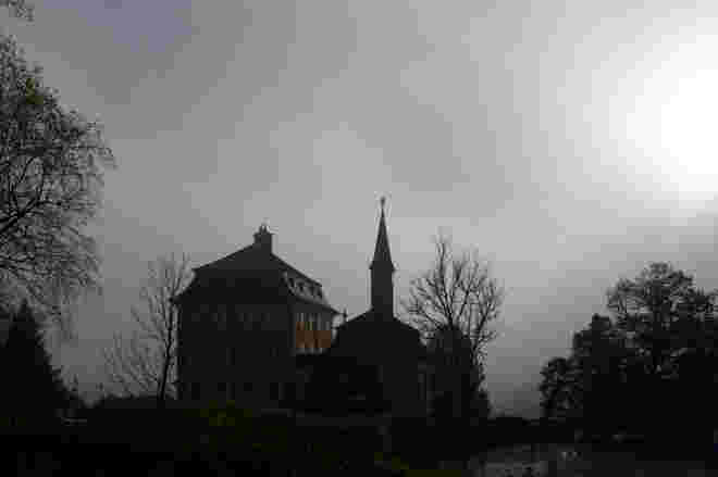 Seekirchen's Seeburg und der Frühnebel