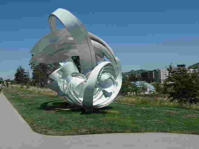 Skulptur einer Rose
