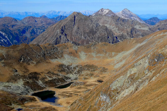 Blick ins Granierkar mit seinen drei kl. Seen ...