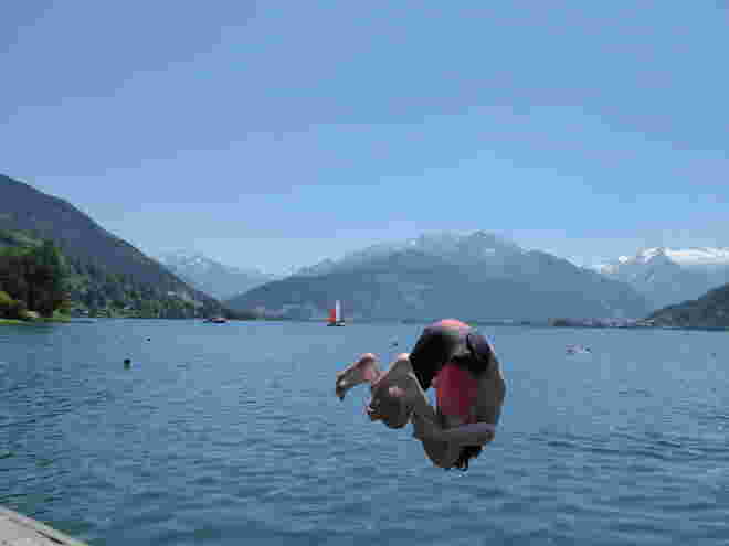 Salto Mortale ins kühle Nass