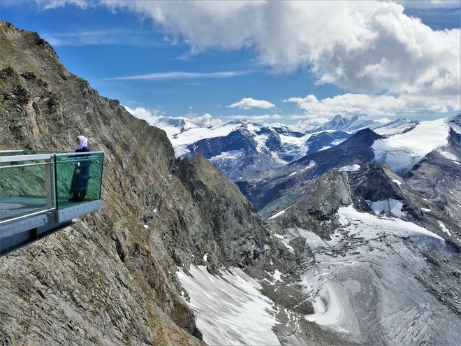 hinter dem Tunnel: gigantischer (Spätsommer-)Blick