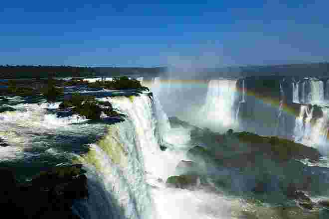 IGUACU - tosende Wasserfälle