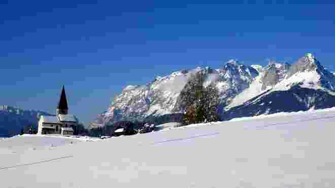 Buchbergkirche mit Tennengebirge