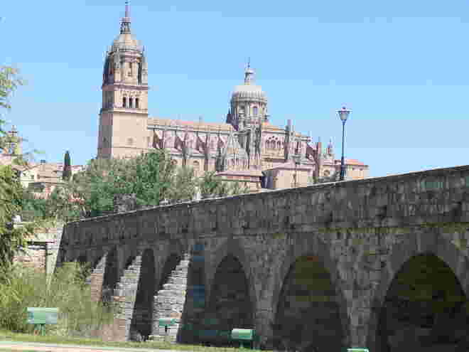 Kathedrale mit Römerbrücke