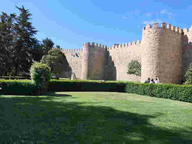 gewaltige Stadtmauer