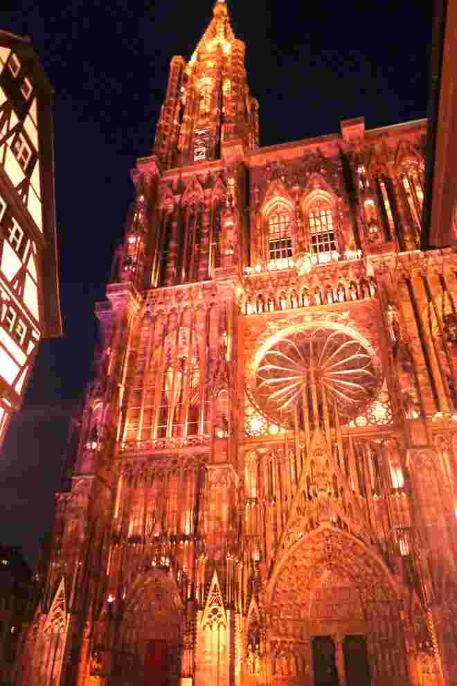 "Normal" beleuchtet - das Straßburger Münster