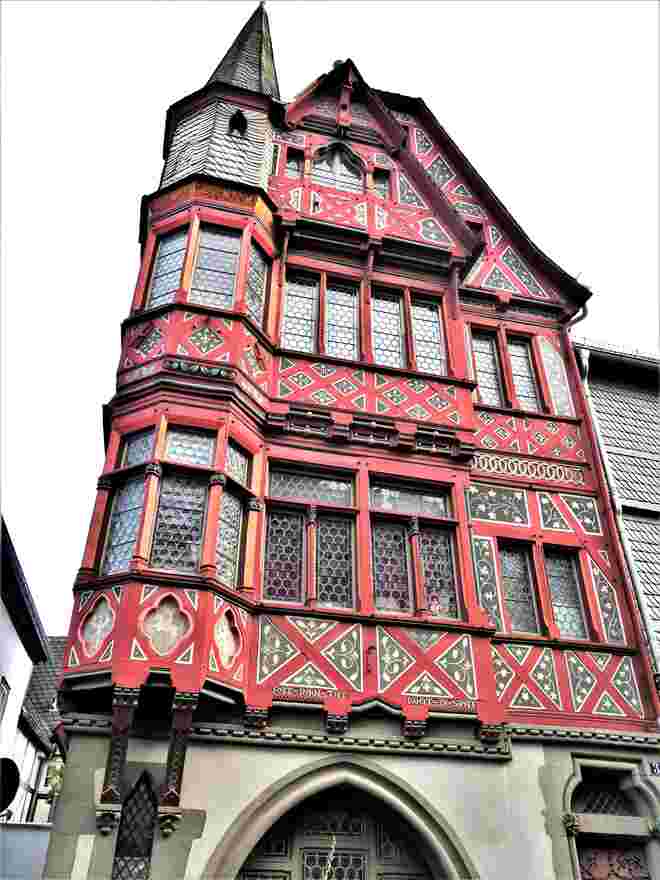 Patrizierhaus . . . (2)
