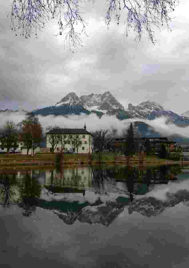 Schloss Ritzen am Ritzensee in Saalfelden
