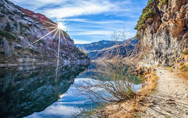 Sonnensterne im Tappenkarsee